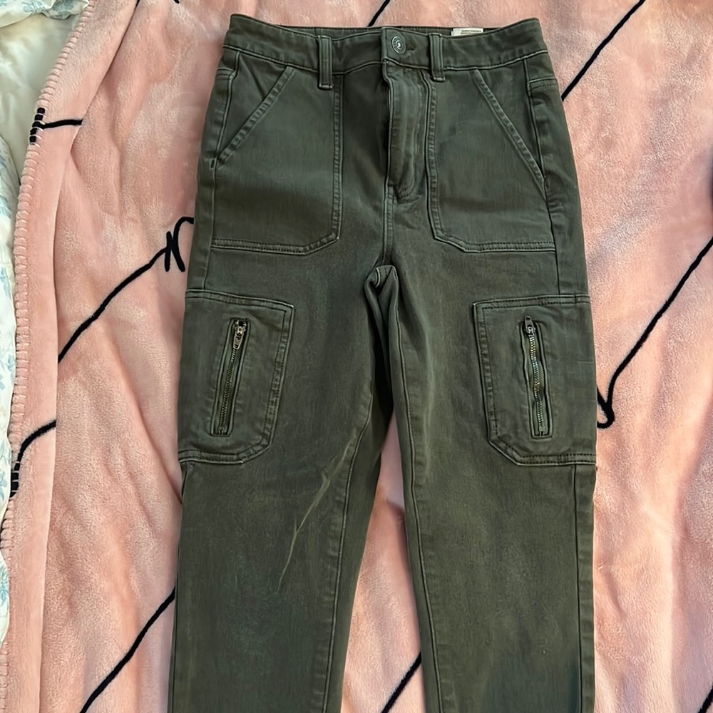 American Eagle 360 Next Level Stretch Size 2 Jeans.